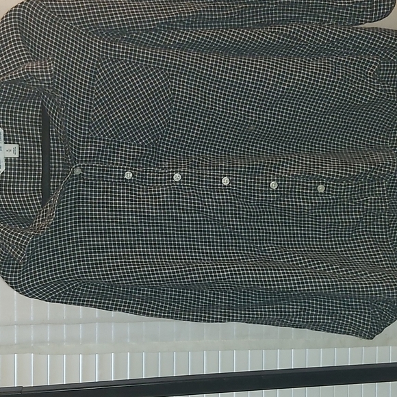 Classic button shirt old navy XL - Picture 2 of 4